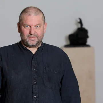 Portrait des Nominierten zum Kunstpreis 2024 Hendrik Silbermann