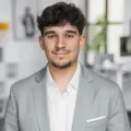 Porträt von Adrian Mehmeti (Mecklenburgische Versicherung)