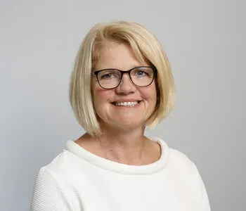 Porträt von Gertrud Bauer (Mecklenburgische Versicherung) Porträt von Gertrud Bauer (Mecklenburgische Versicherung)