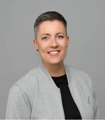 Porträt von Annika Lipski (Mecklenburgische Versicherung)