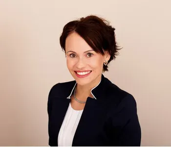 Porträt von Yvonne Vincenz-Riedl (Mecklenburgische Versicherung)