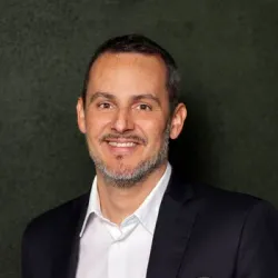 Porträt von Benjamin Sommer (Mecklenburgische Versicherung)