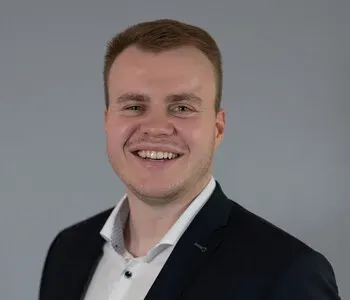 Porträt von Fabian Warm (Mecklenburgische Versicherung)