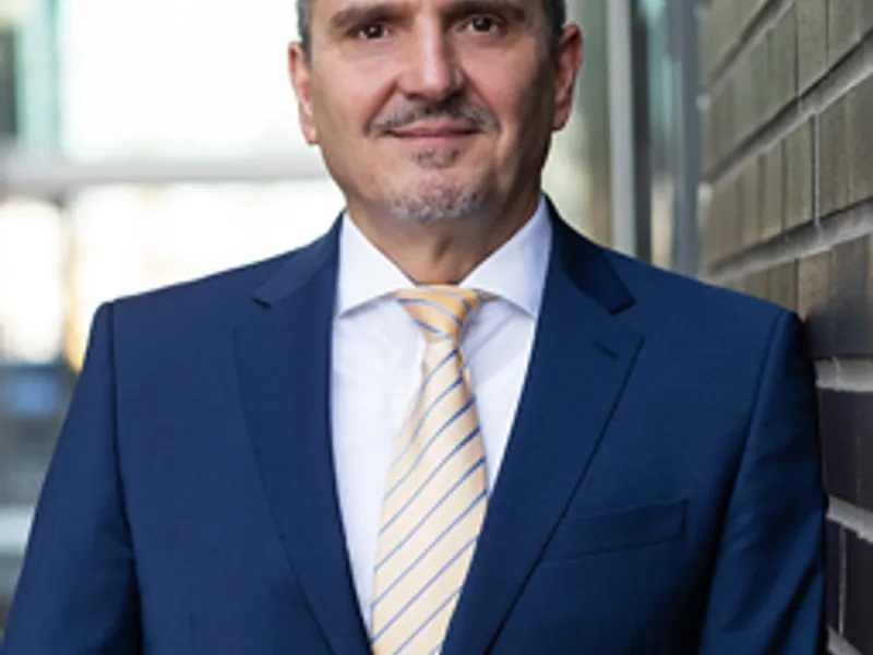 Portraitaufnahme von Herrn Wirsing, Bezirksdirektor der Bezirksdirektion Erfurt