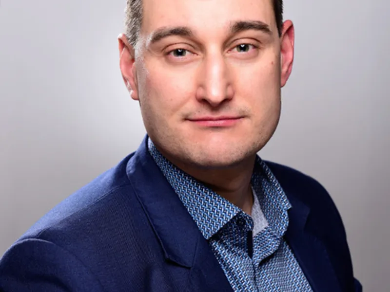 Portraitaufnahme von Herrn König, Bezirksdirektor der Bezirksdirektion Leipzig