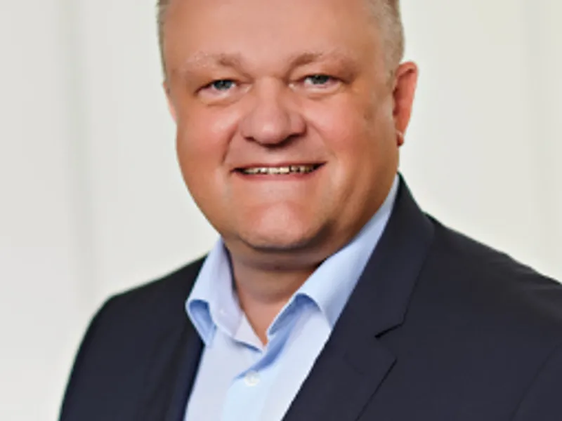 Portraitaufnahme von Herrn Freitag, Bezirksdirektor der Bezirksdirektion Schwerin