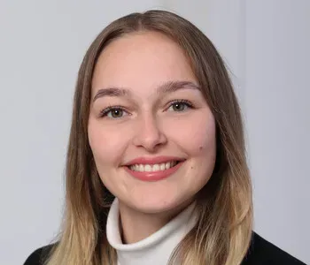 Porträt von Julia Kopietz (Mecklenburgische Versicherung)