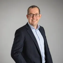 Porträt von Christopher Rolfs (Mecklenburgische Versicherung)