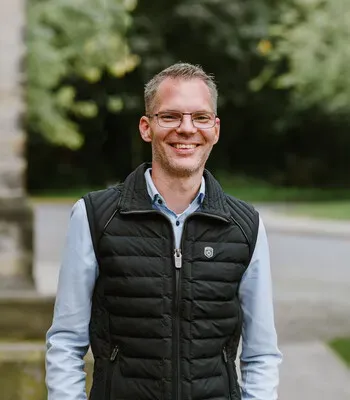 Porträt von Dennis Küther (Mecklenburgische Versicherung) Porträt von Dennis Küther (Mecklenburgische Versicherung)