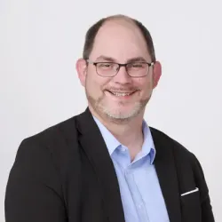 Porträt von Dennis Lenz (Mecklenburgische Versicherung)