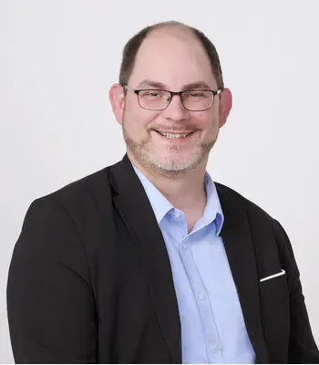 Porträt von Dennis Lenz (Mecklenburgische Versicherung)