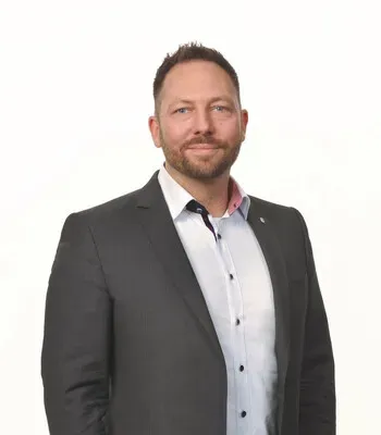 Porträt von Dennis Momberg (Mecklenburgische Versicherung) Porträt von Dennis Momberg (Mecklenburgische Versicherung)