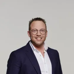 Porträt von Dennis Palmer (Mecklenburgische Versicherung)