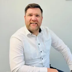 Porträt von Dirk Laeven (Mecklenburgische Versicherung)