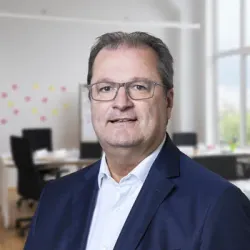 Porträt von Dirk Rath (Mecklenburgische Versicherung)