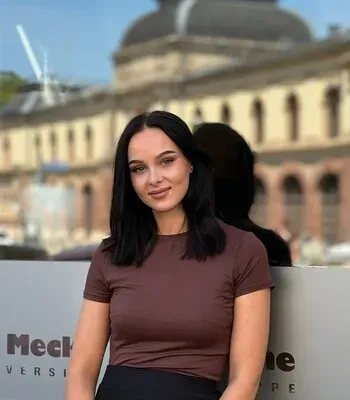 Porträt von Emilia Perlmann (Mecklenburgische Versicherung)