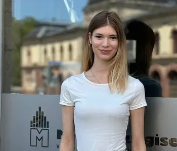 Porträt von Anna Hascher (Mecklenburgische Versicherung) Porträt von Anna Hascher (Mecklenburgische Versicherung)