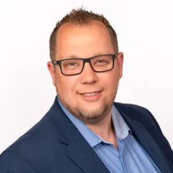 Porträt von Florian Göttsche (Mecklenburgische Versicherung)