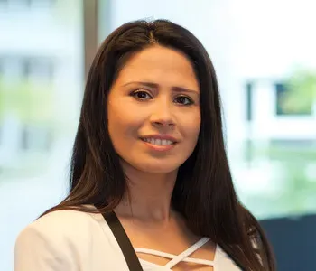 Porträt von Leila Ismail (Mecklenburgische Versicherung)