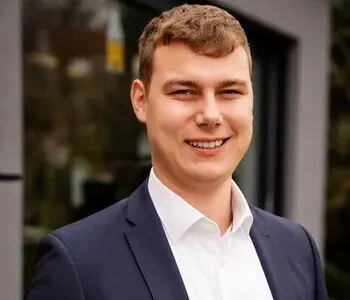 Porträt von Maximilian Kratzenberg (Mecklenburgische Versicherung)