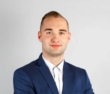 Porträt von Adrian Hoffmann (Mecklenburgische Versicherung)