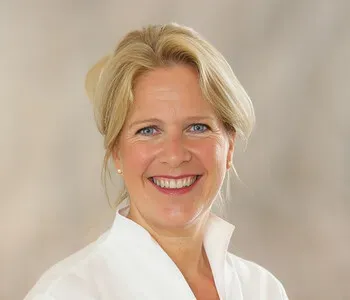Porträt von Nicole van Hattum (Mecklenburgische Versicherung)