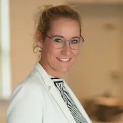 Porträt von Ines Ahlfeldt (Mecklenburgische Versicherung)