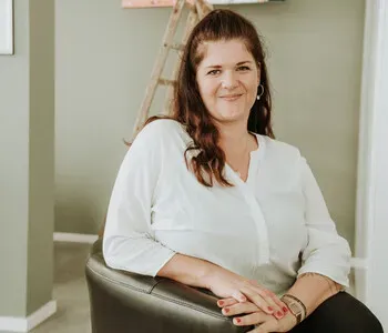 Porträt von Kathrin Mewes (Mecklenburgische Versicherung)