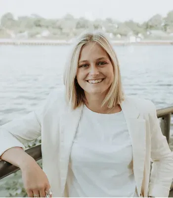 Porträt von Isabell Schön (Mecklenburgische Versicherung) Porträt von Isabell Schön (Mecklenburgische Versicherung)