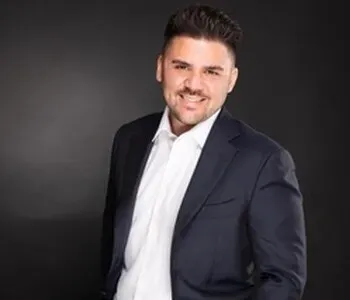 Porträt von Serkan Kacan (Mecklenburgische Versicherung) Porträt von Serkan Kacan (Mecklenburgische Versicherung)