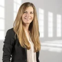 Porträt von Janina Holz (Mecklenburgische Versicherung)