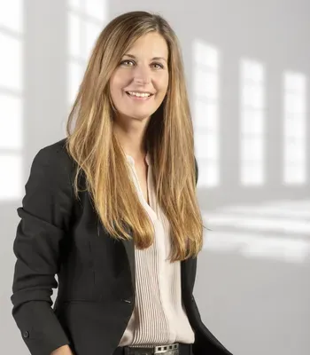 Porträt von Janina Holz (Mecklenburgische Versicherung)