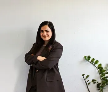 Porträt von Foruzan Mohammadi (Mecklenburgische Versicherung) Porträt von Foruzan Mohammadi (Mecklenburgische Versicherung)
