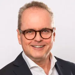 Porträt von Jens Kavacs (Mecklenburgische Versicherung)