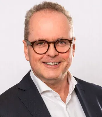 Porträt von Jens Kavacs (Mecklenburgische Versicherung)