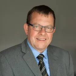 Porträt von Jörg May (Mecklenburgische Versicherung)