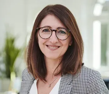 Porträt von Anna Lier (Mecklenburgische Versicherung) Porträt von Anna Lier (Mecklenburgische Versicherung)