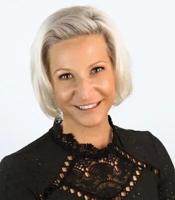 Porträt von Julia Müller (Mecklenburgische Versicherung)