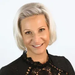 Porträt von Julia Müller (Mecklenburgische Versicherung)