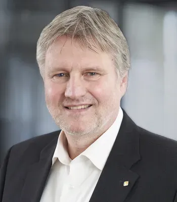 Porträt von Kay Lugert (Mecklenburgische Versicherung) Porträt von Kay Lugert (Mecklenburgische Versicherung)