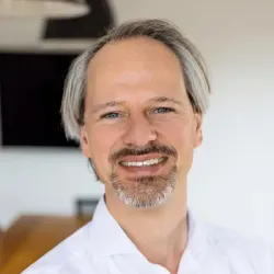 Porträt von Kevin Hilbert (Mecklenburgische Versicherung)