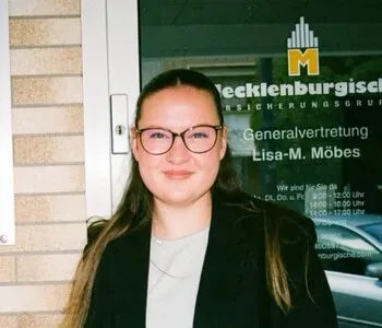 Porträt von Sarah Schüler (Mecklenburgische Versicherung)