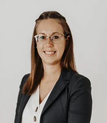Porträt von Lisa Schumann (Mecklenburgische Versicherung)