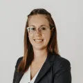 Porträt von Lisa Schumann (Mecklenburgische Versicherung)