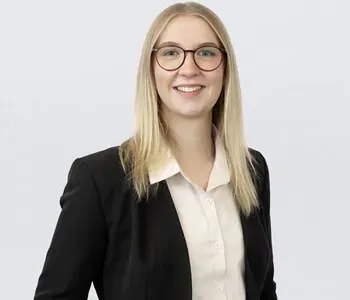 Porträt von Hannah Lamsbach (Mecklenburgische Versicherung)