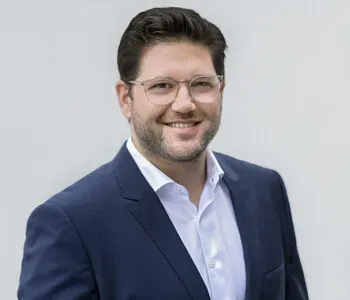 Porträt von Sebastian Severin (Mecklenburgische Versicherung) Porträt von Sebastian Severin (Mecklenburgische Versicherung)