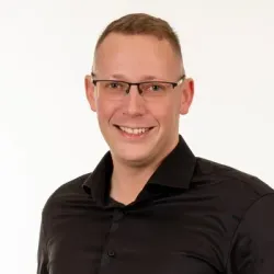 Porträt von Lukas Korn (Mecklenburgische Versicherung)