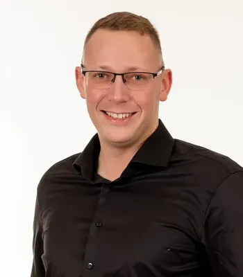 Porträt von Lukas Korn (Mecklenburgische Versicherung)