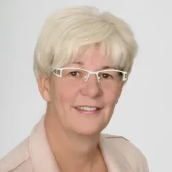 Porträt von Maja Oelschläger (Mecklenburgische Versicherung)