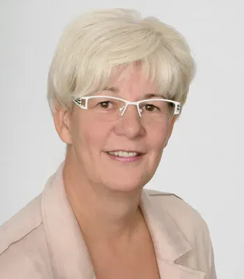 Porträt von Maja Oelschläger (Mecklenburgische Versicherung)